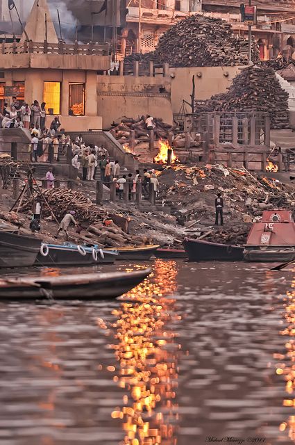 10 Must-Experience Wonders of Kashi, India's Spiritual Heaven 11 manikarnika ghat