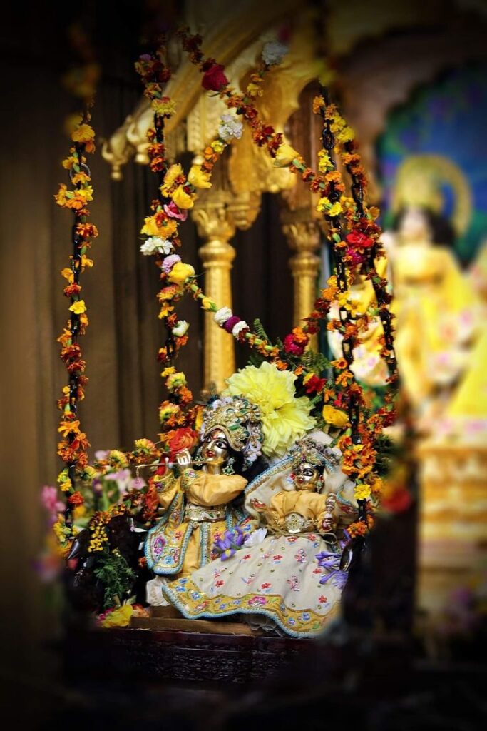 Jhulan Yatra 2023: भक्ति और आनंद से भरा झूलन पूर्णिमा का त्योहार 3 jhulam utsav